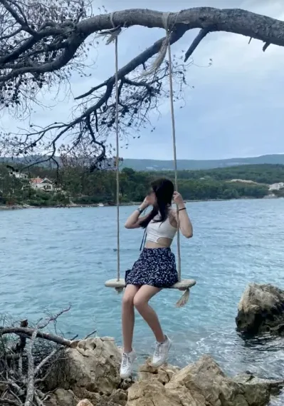 Christina, 20