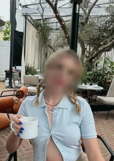 Greta, 27