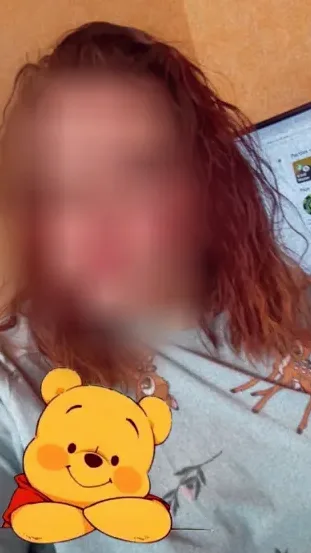Larissa, 20