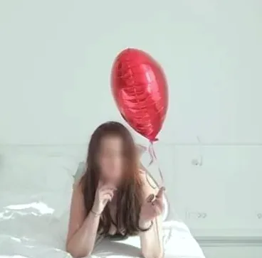 Leyla, 27