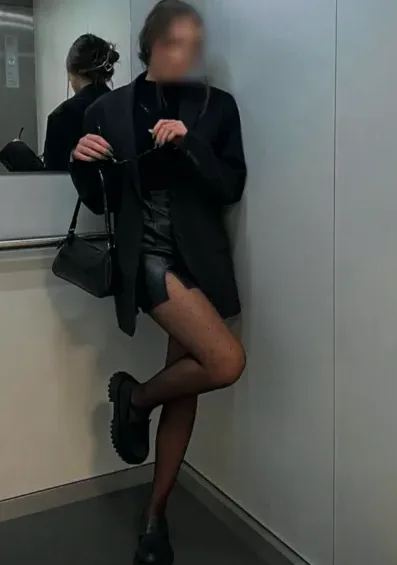 Romy, 24
